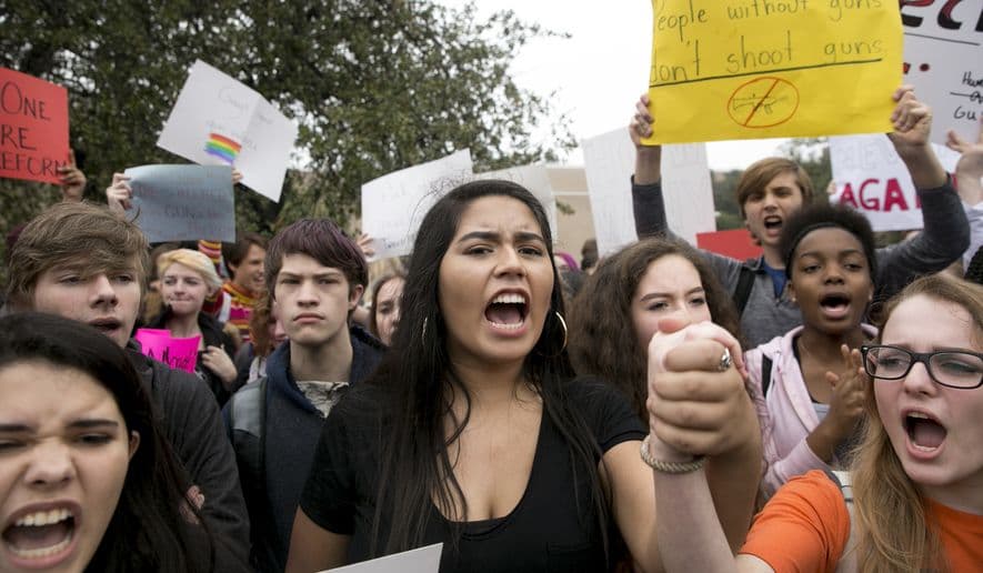 39105167_221632271857052_7325734114001158144_n